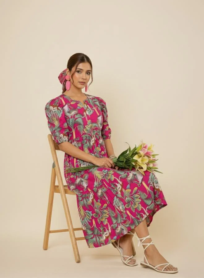 WineRed فستان ميدي بطبقات وطبعة استوائية